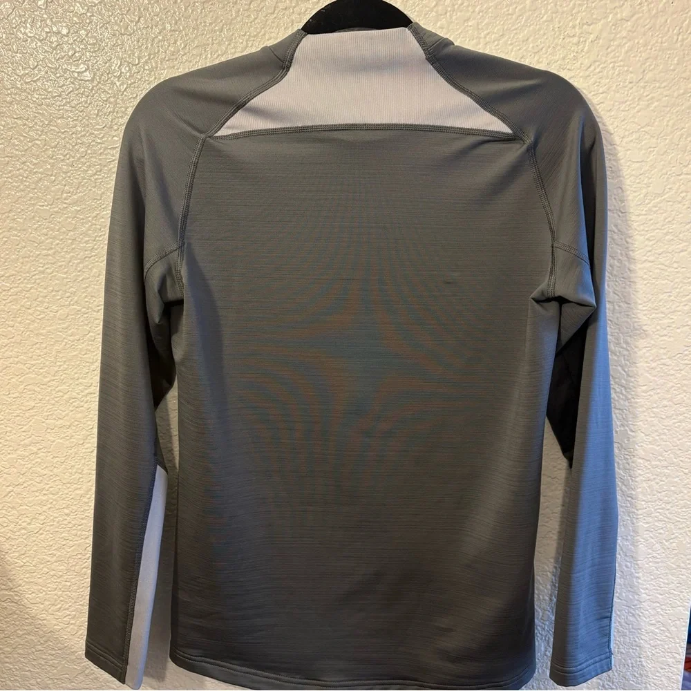 Nike Boys Big Kids Long Sleeve‎ Training Top XL Gray Dri-Fit Athletic